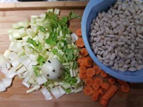 Haricots blancs au céleri et carottes – Fasolada - Recettes d'une Crétoise