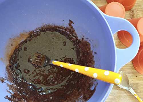 Mugcake fondant au chocolat et à la caroube - Recettes d'une Crétoise