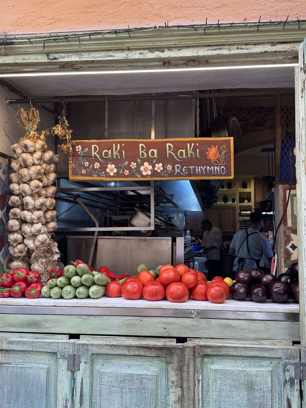 En Grèce, la cuisine ne reste jamais à la maison