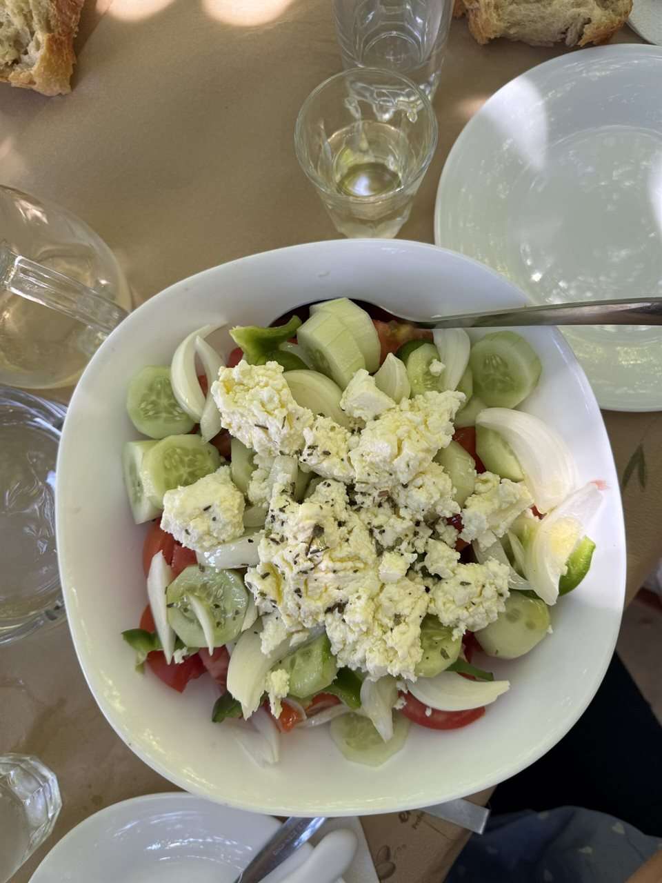 La vraie salade grecque (horiatiki)