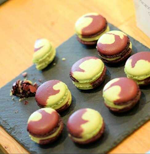 Macaron coco citronnelle coeur cassis