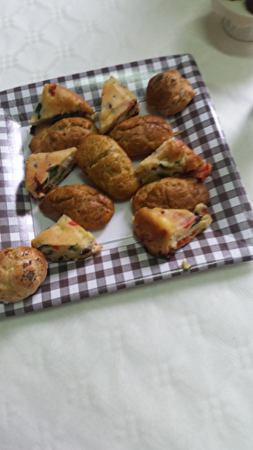 Madeleines au pesto et pignons