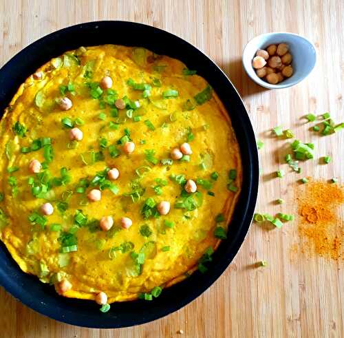 Fritatta aux courgettes, pois chiches et curcuma