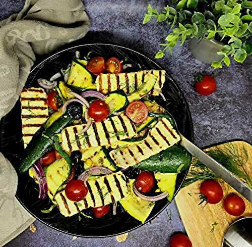 Salade de courgettes et halloumi grillés