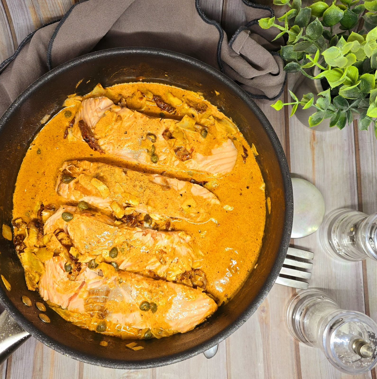 Filet de saumon à la crème de paprika