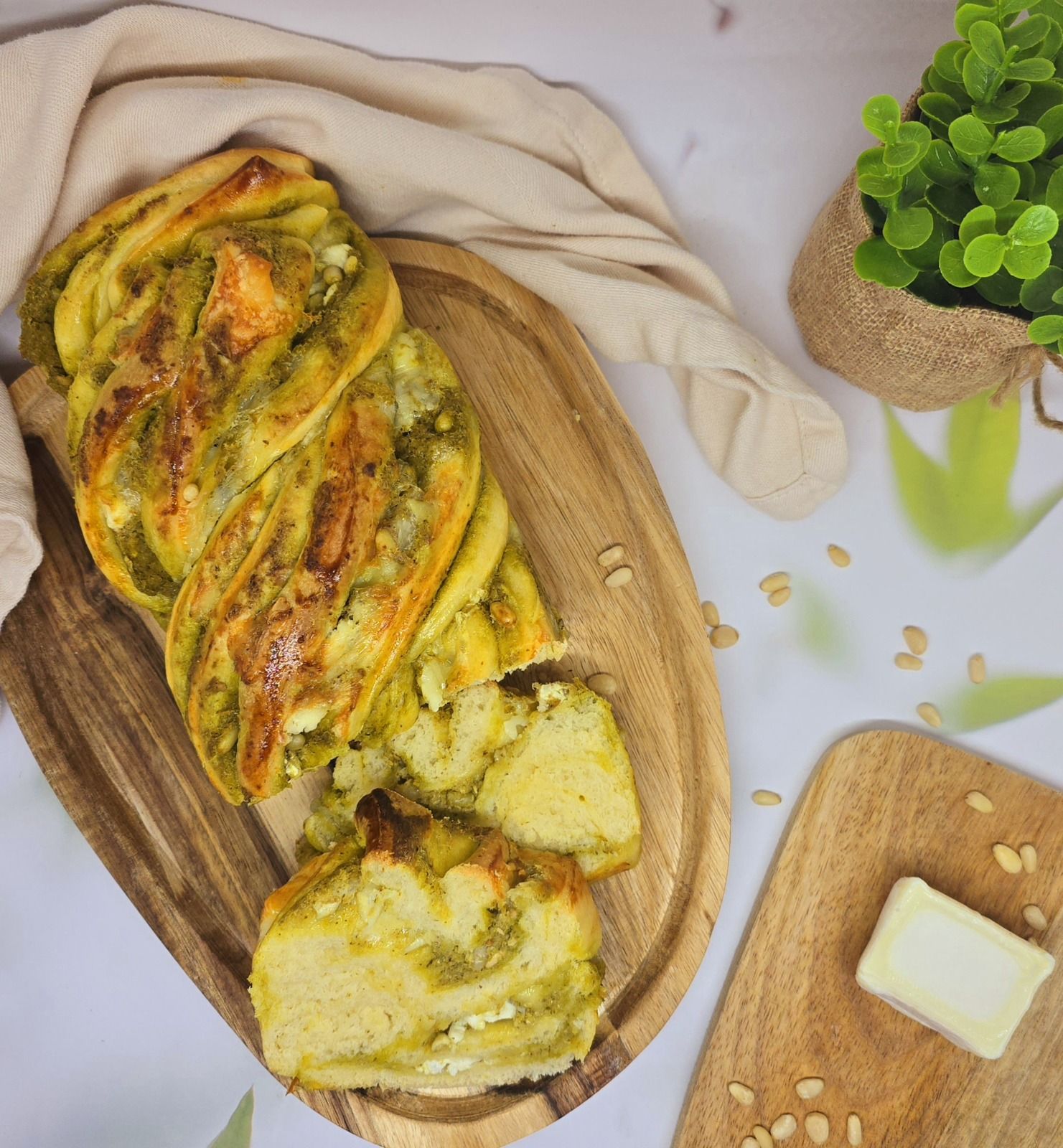 Babka salée au pesto et au chèvre