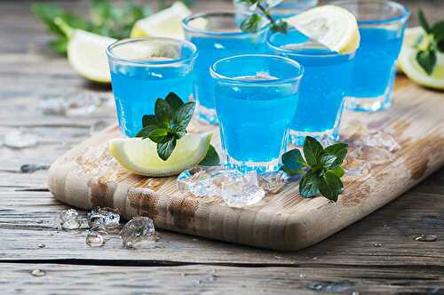 Vodka blue tonic