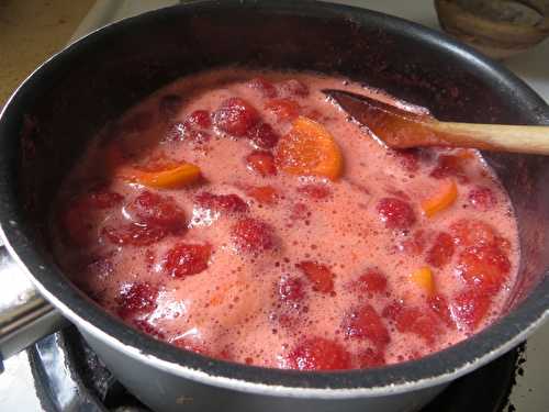 Confiture de fraises a l'orange