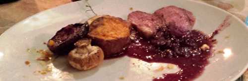 Magret de canard aux bleuets et vin de bleuets aux graines de myrica d'Origina