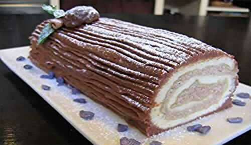 Bûche de Noël chocolat et crème aux marrons