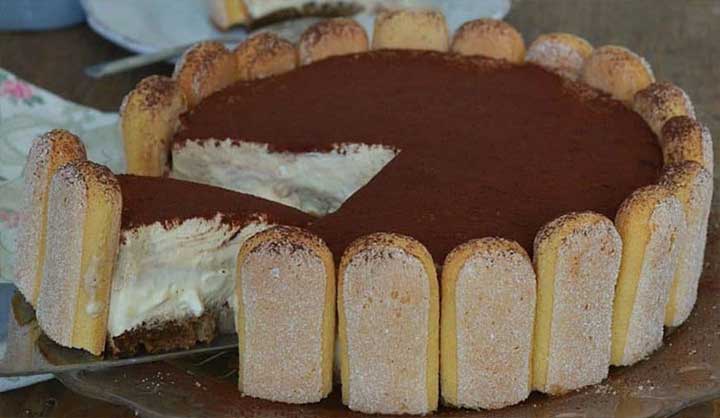 Charlotte façon tiramisu. un régal