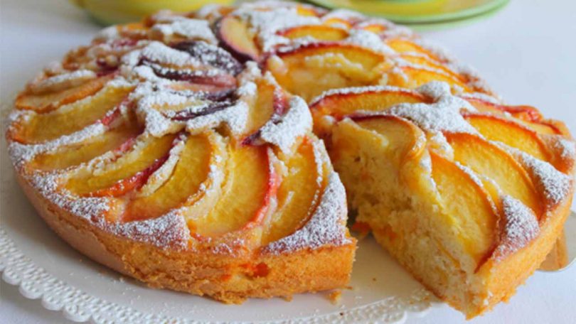 GÂTEAU AUX PÊCHES, ABRICOTS ET AMANDES FACILE