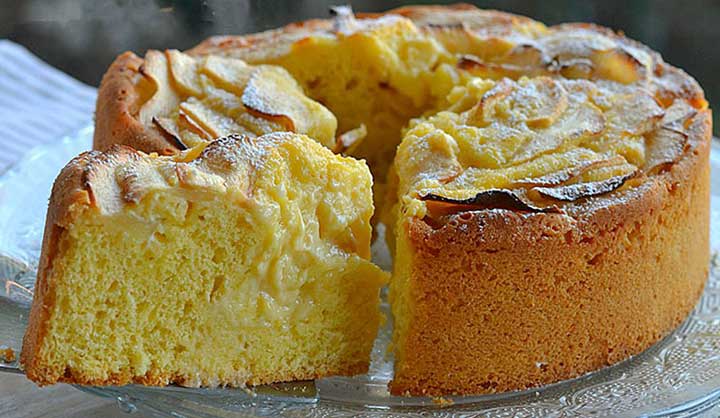 Gâteau aux pommes à la crème anglaise et au mascarpone