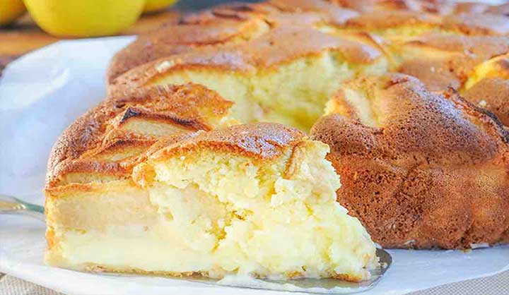 Gâteau aux pommes et à la crème anglaise