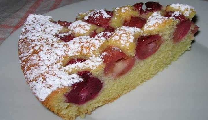 Gâteau moelleux aux cerises