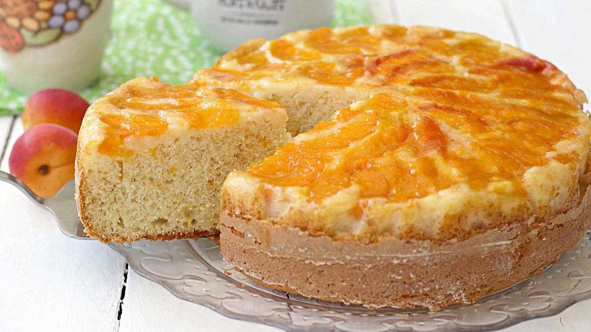 Gâteau renversé aux abricots et confiture facile