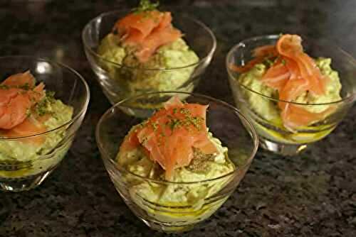 Mousse d’avocat et saumon fumé De Noël