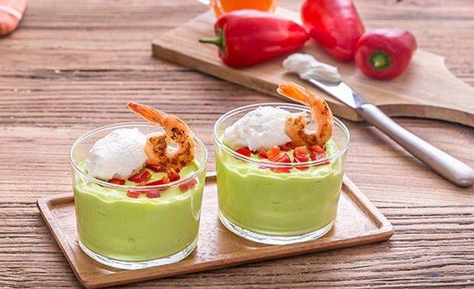 Mousse d’avocats aux crevettes Pour Noël