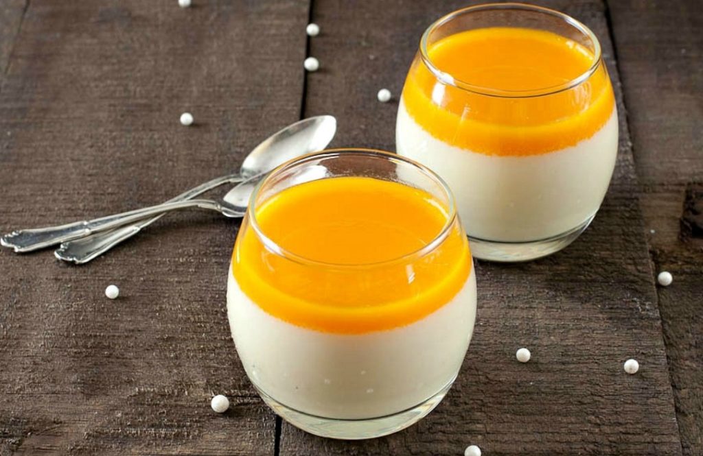 Panna cotta à la vanille coulis de mangue au thermomix