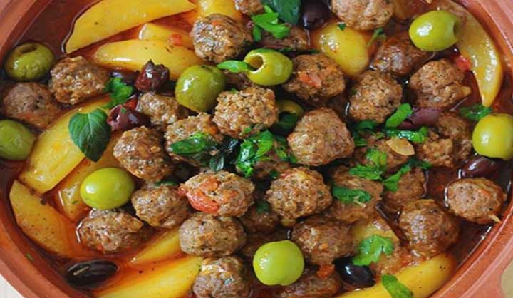 Tajine aux boulettes de viande et Pommes de terre (sauce tomate)