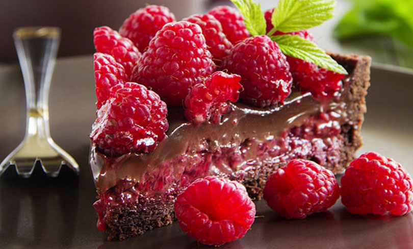 Tarte au chocolat et framboises