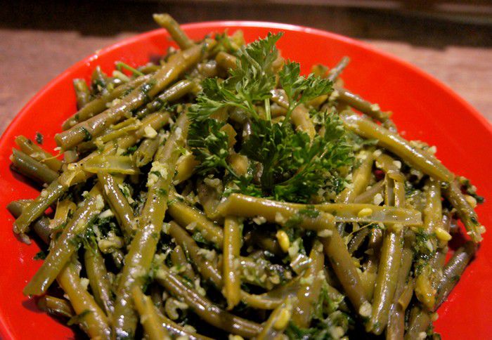 Haricots verts sautés au beurre, ail et persil - Recettes de Papounet