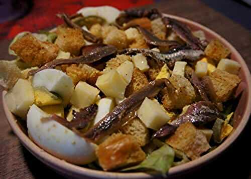 Salade d'œufs durs aux anchois, Cantal et croûtons. - Recettes de Papounet