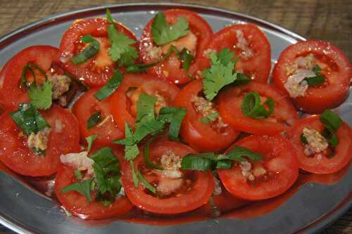 Salade de tomates avec vinaigrette au gingembre frais