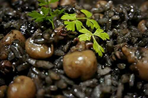 Risotto à l'encre de seiche et supions (petites seiches)