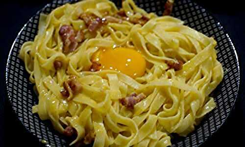 Tagliatelles carbonara sans crème à l'italienne