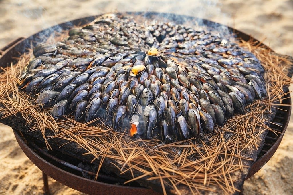Éclade de moules à la charentaise (moules de bouchot cuites aux aiguilles de pin)