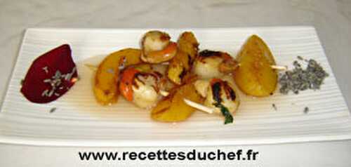 Brochette de St Jacques à la pêche parfumée à la lavande