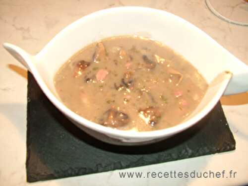 Velouté de champignons aux lardons fumés