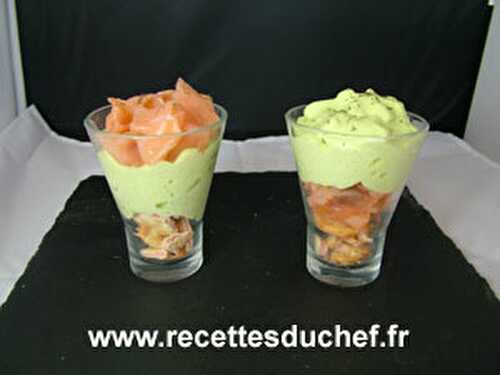 Verrine de mousse d'asperges saumon fumé et crackers