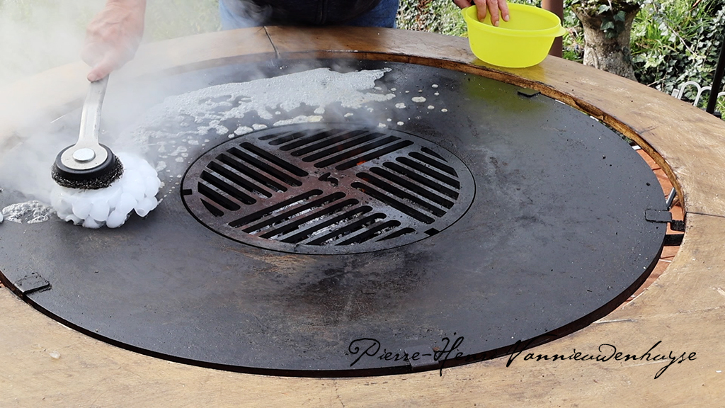 Nettoyage courant du brasero plancha