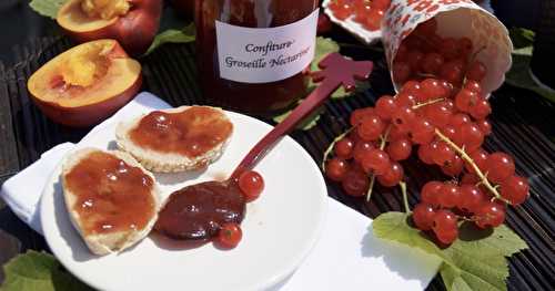 Confiture groseille-nectarine