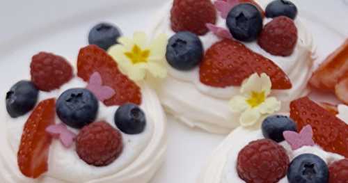 Mini pavlovas aux fruits rouges