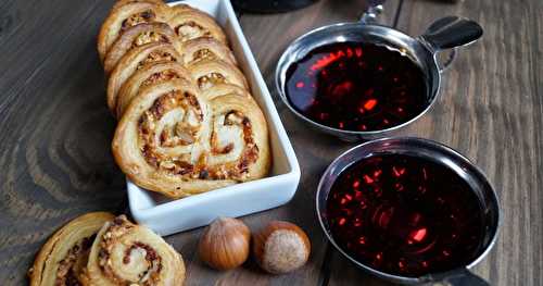 Palmiers au jambon fumé et aux noisettes