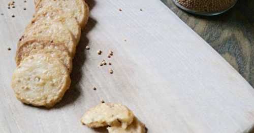 Sablés au cantal et à la moutarde