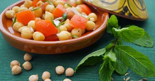 Salade de pois-chiches et tomates à l'orientale