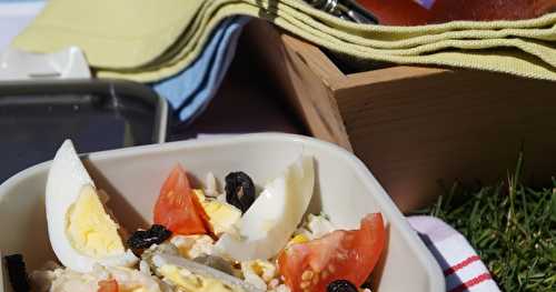 Salade de riz au thon, tomates et oeufs durs
