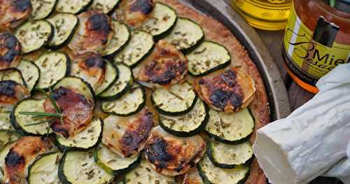 Tarte fine courgettes-chèvre-miel