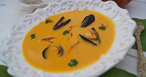 Velouté de potiron aux moules et au safran