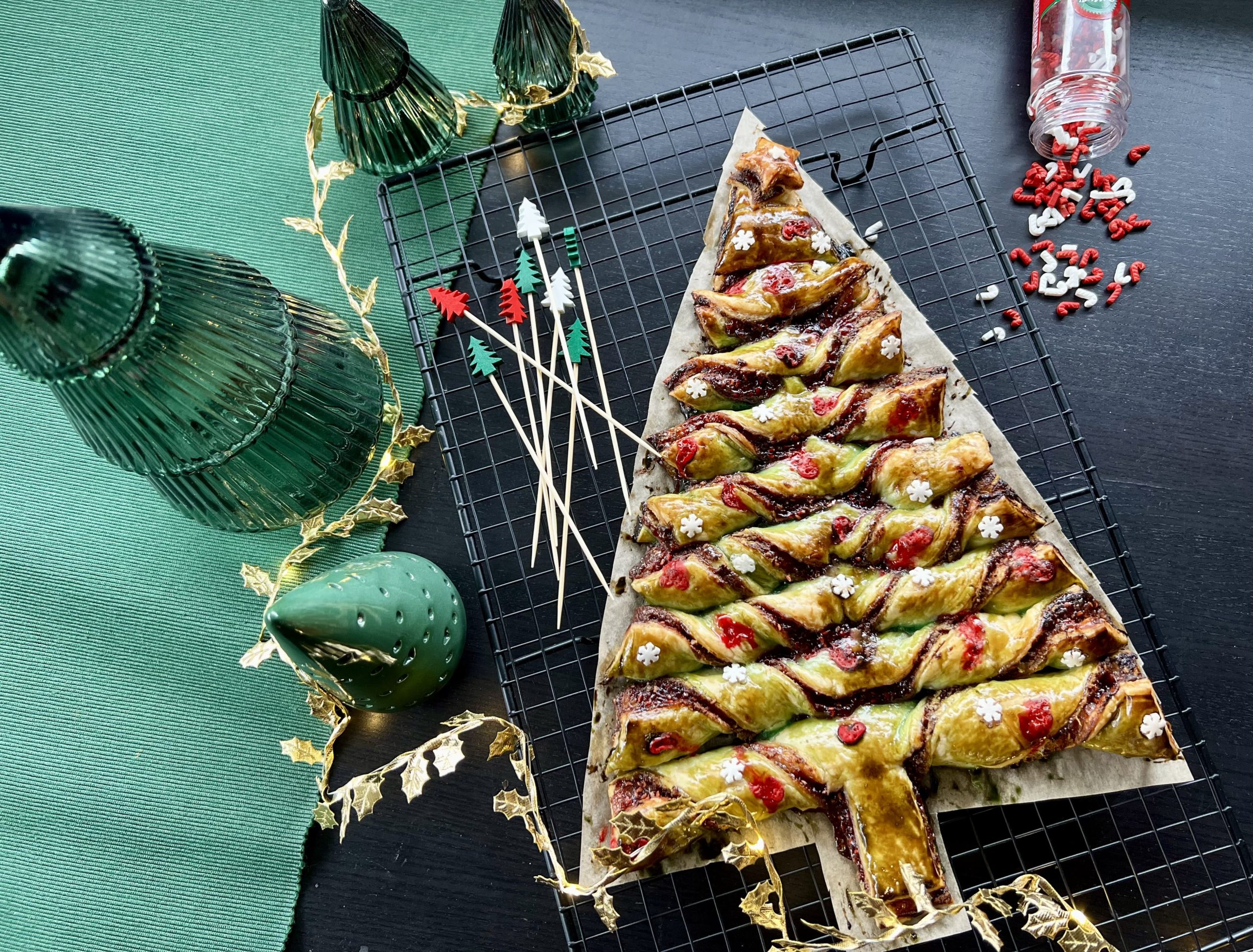 Sapin feuilleté pistache framboise