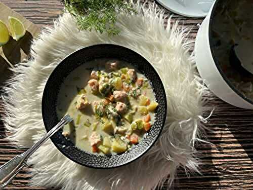 Soupe nordique au saumon (lohikeitto)