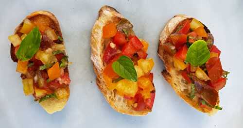 Bruschetta à la tomate, ail et basilic