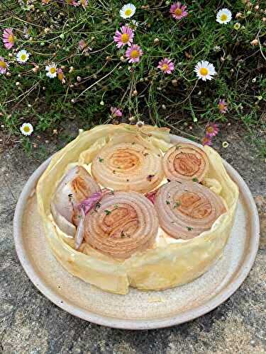 Tarte minute aux oignons rosés, chèvre et thym - Piano et Mandoline