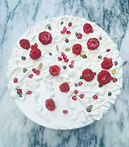 Entremet mousse au yaourt grec, insert framboise