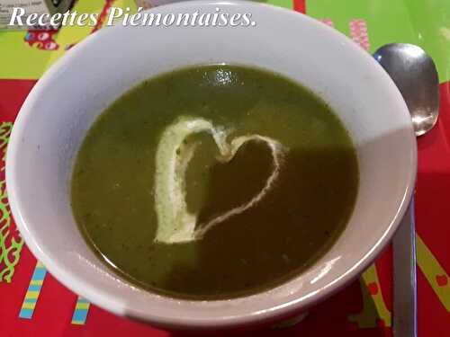 Soupe de fanes de carottes