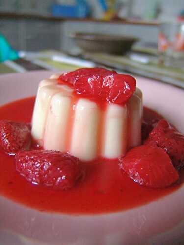 Panna cotta au coulis de fraises